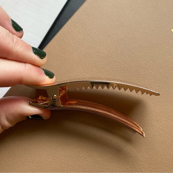 NWOT Kristin Ess The Rose Gold Bar Clip - Picture 6 of 11